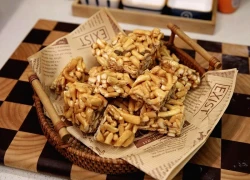 2 quả trứng gà trộn với 1 bát bột mì làm thành món bánh nhâm nhi ngày đông cực ngon được cả nhà yêu thích