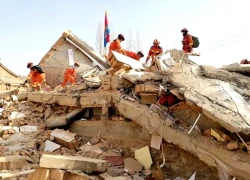 Động đất rung chuyển Tân Cương, Trung Quốc