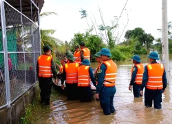 Được giải cứu khỏi lũ ở Lâm Đồng, người đàn ông tự bơi về nhà rồi tử vong