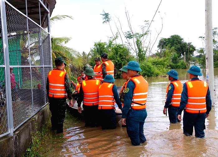 Được giải cứu khỏi lũ ở Lâm Đồng, người đàn ông tự bơi về nhà rồi tử vong