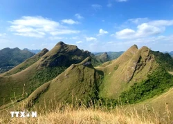 Khám phá đồi cỏ Ba Quáng - vẻ đẹp hoang sơ, thanh bình giữa núi rừng biên giới