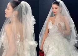 Kim Yoo Jung diện váy cưới quyến rũ trong 'Dear X', netizen ghen tỵ