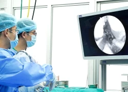 Lần đầu tiên Việt Nam ứng dụng hệ thống phẫu thuật nội soi thần kinh hiện đại