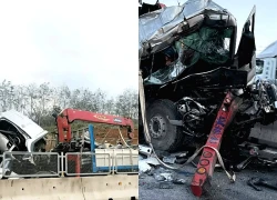 Ô tô tải tông đuôi xe đầu kéo trên cao tốc Bùng - Vạn Ninh, 2 người tử vong