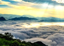 Theo chân giới trẻ lên Đồn Đèn đón bình minh và săn biển mây tuyệt đẹp