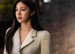 Vừa hỏi mẹ tiền của mình đâu, mặt bà tái đi, tay lóng ngóng khiến tôi biết ngay có chuyện bất thường