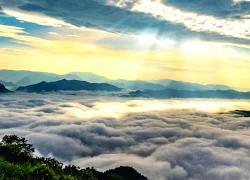 "Săn mây" trên đỉnh Đồn Đèn