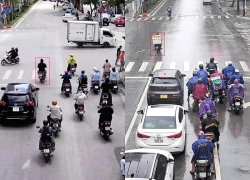 Camera AI Hà Nội 'bắt lỗi' 352 ô tô, xe máy vượt đèn đỏ trong 3 ngày