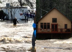 Cảnh báo lũ quét sau sự cố vỡ đê tại bang Washington