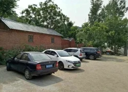 Cho hàng xóm mượn sân kinh doanh hơn chục năm miễn phí, đến lúc đòi lại thì trở mặt khiến tôi chết lặng