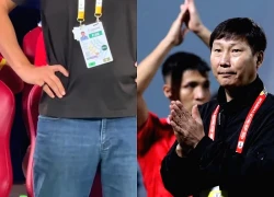 Giải mã chiếc nhẫn "phong thuỷ" của HLV Kim Sang-sik: Có liên quan gì đến cú lội ngược dòng "điên rồ" nhất?