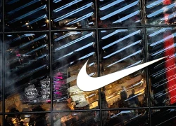 "Gọng kìm" thuế quan và cải tổ: Nike bất lực nhìn biên lợi nhuận bốc hơi, cổ phiếu lao dốc
