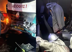 Xe buýt va chạm xe bồn chở bê tông ở Hà Nội, một tài xế mắc kẹt