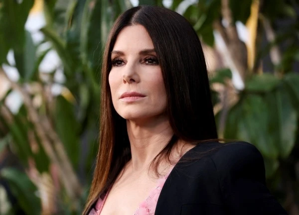 Minh tinh Sandra Bullock gửi tuyên bố khẩn cấp đến người hâm mộ