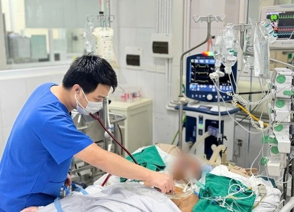 Virus cúm tấn công phổi, nhiều ca bệnh nặng, nguy kịch