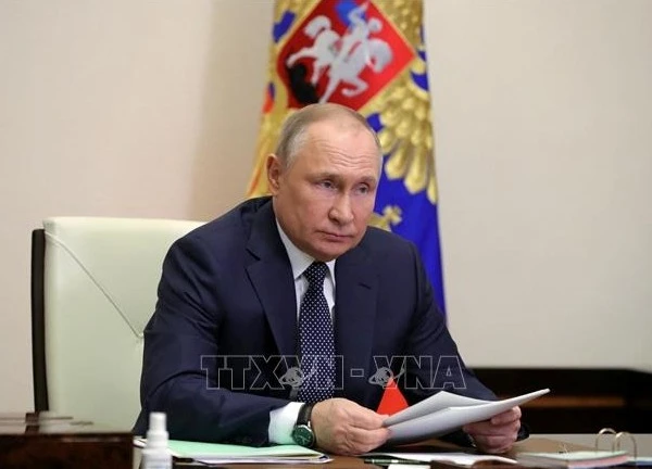 Tổng thống Putin chỉ đạo thay đổi cơ cấu tăng trưởng kinh tế của Nga