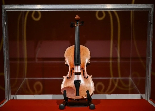 Đàn violin Stradivarius 300 năm tuổi có giá gần 280 tỉ đồng