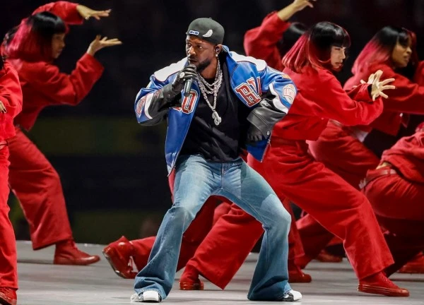 133,5 triệu người dõi theo "thiên tài Hip-hop" tại Super Bowl, lập 2 kỷ lục chưa từng có