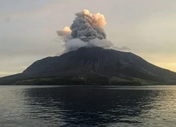 Indonesia ban bố cảnh báo núi lửa ở mức cao nhất