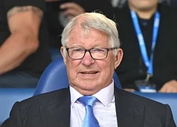 Sir Alex Ferguson bất ngờ trở lại băng ghế huấn luyện