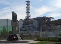 Tổng thống Ukraine nói nhà máy hạt nhân Chernobyl bị UAV Nga tấ.n côn.g