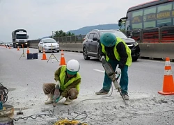 Vụ khe co giãn cao tốc bị bung, nhiều xe gặp nạn: Tranh cãi về trách nhiệm?