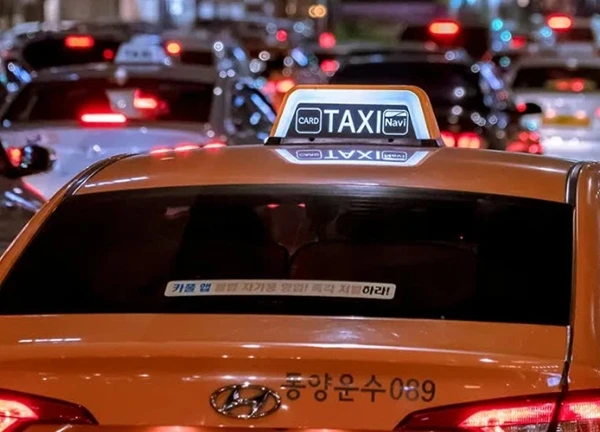 Taxi đi nhầm đường, nữ sinh nhảy ra khỏi xe vì tưởng mình bị bắt cóc rồi bị đâm tử vong: Tòa tuyên án ra sao với tài xế?