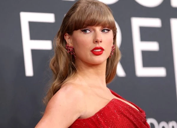 Taylor Swift nhận giải Nghệ sĩ thu âm toàn cầu lần thứ năm