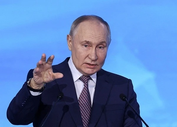 Ông Putin: Đầu đạn tên lửa Oreshnik chịu được nhiệt độ trên mặt trời