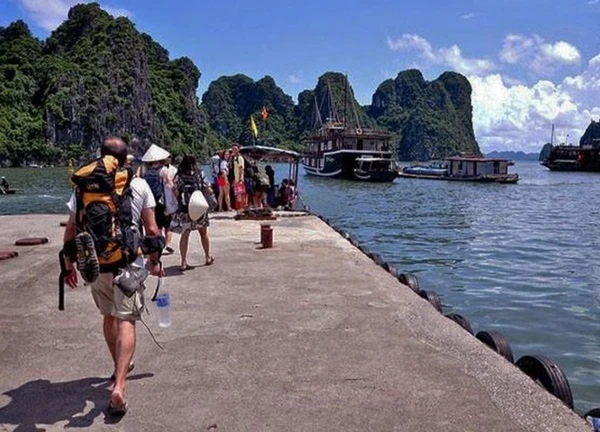 Bổ sung thu phí 3 hành trình tham quan trên vịnh Hạ Long