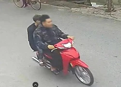 Clip 2 thanh niên tông trúng người đang dắt chó sang đường rồi luống cuống bỏ chạy, số phận nạn nhân khiến triệu người lo lắng