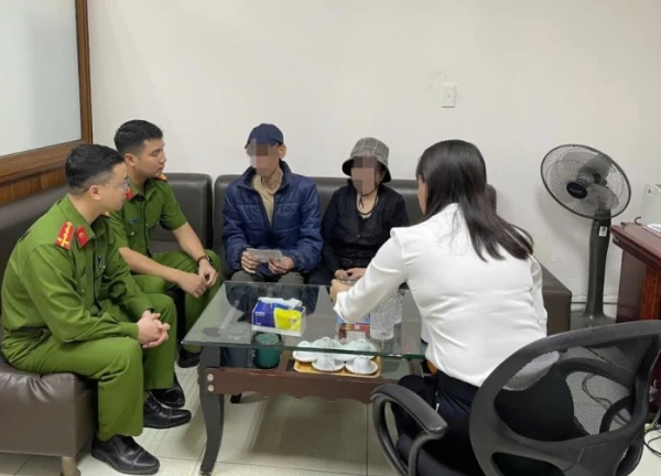 Công an phường ngăn chặn người phụ nữ chuyển 400 triệu đồng cho kẻ lừa đảo