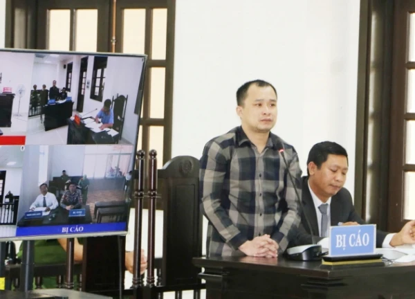 Đưa người sang Camphuchia làm "việc nhẹ lương cao", hai bị cáo lĩnh 26 năm tù