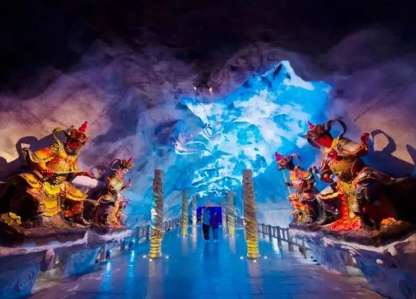 "Làng đại gia" ẩn trong núi sâu: Dân ở biệt thự, con cái đi học không mất tiền