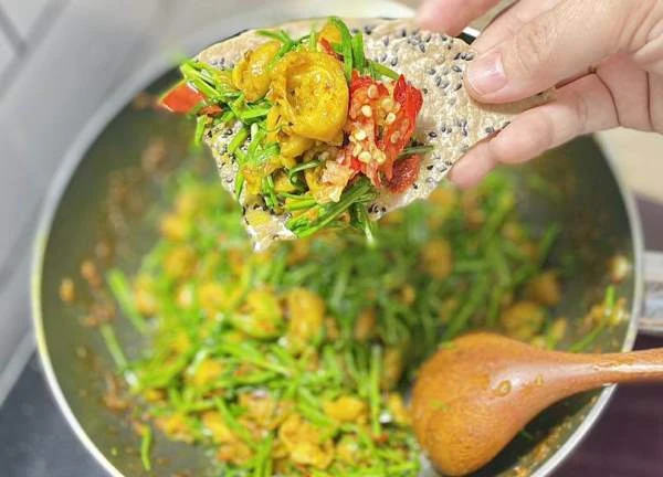 Lòng xào dưa xưa rồi, hãy thử xào với củ này đảm bảo ai cũng thích mê