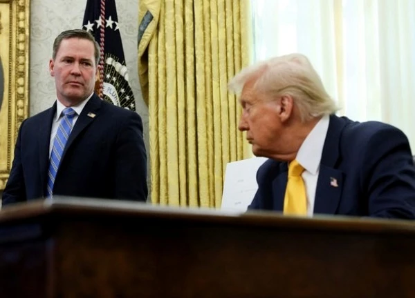 Ông Trump 'kiềm chế', không sa thải cố vấn sau vụ lộ tin nhắn nhóm chat?