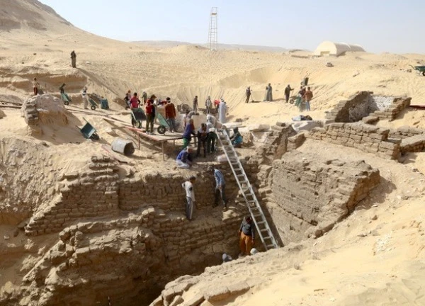 Phát hiện lăng mộ của vị pharaoh Ai Cập bí ẩn có niên đại 3.600 năm