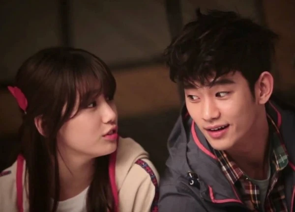 Tới cả Suzy cũng bị Kim Soo Hyun lừa đau đớn, tan nát hình tượng chỉ vì 1 giây quái dị nhất cuộc đời