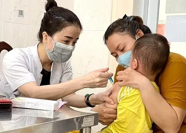 Trẻ mắc sởi trong 3 ngày vẫn tiêm được vắc-xin sởi