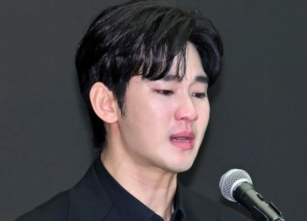 Kim Soo Hyun hé lộ lý do phủ nhận hẹn hò Kim Sae Ron, hoá ra vì muốn bảo vệ một điều