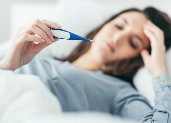 Sốt cao vào chiều tối, đi khám bất ngờ phát hiện nhiễm trùng máu
