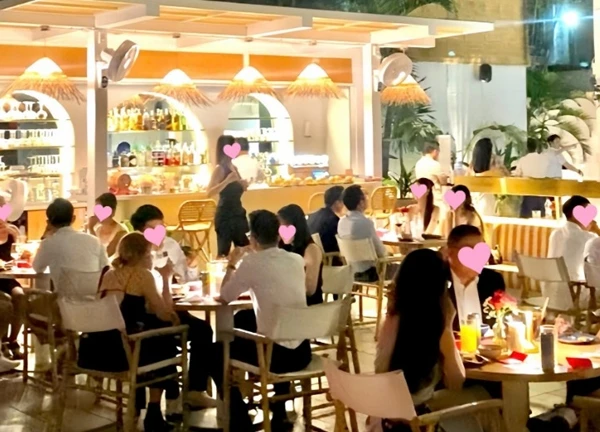 Check từ A tới Á vụ chi ra 3 triệu để được "đi date" với 30 người một đêm khiến hội độc thân tò mò