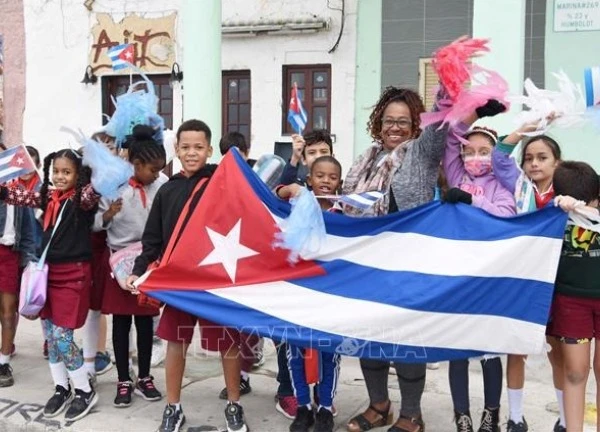 El Salvador yêu cầu dỡ bỏ bao vây cấm vận với Cuba