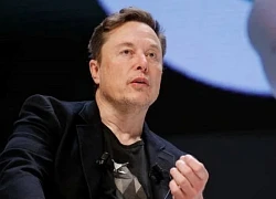 Hội Hoàng gia Anh nhóm họp vì lời kêu gọi bãi bỏ tư cách thành viên của ông Elon Musk