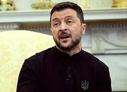 Ukraine gây quỹ bằng áo in phát biểu của ông Zelensky tại Nhà Trắng