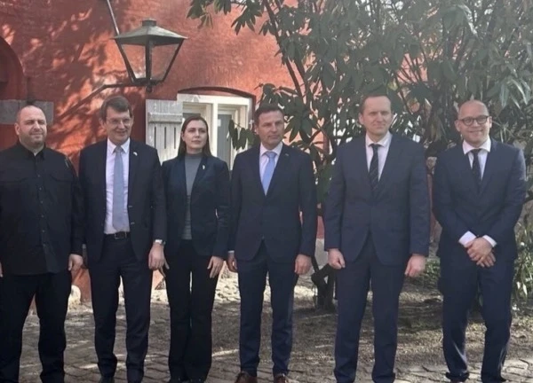 Các nước NB8 tăng cường ủng hộ Ukraine sau khi Washington đình chỉ viện trợ quân sự cho Kiev