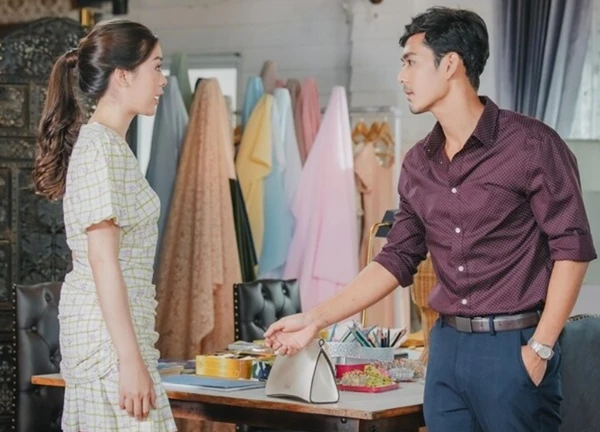 Đang vui sướng trước 'quà mừng cưới' to đùng từ nhà chồng, tôi sững sờ khi bố mẹ chồng làm điều kỳ lạ