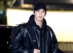 Kim Soo Hyun bất ngờ ra nước ngoài ngay trong đêm giữa bão ồn ào