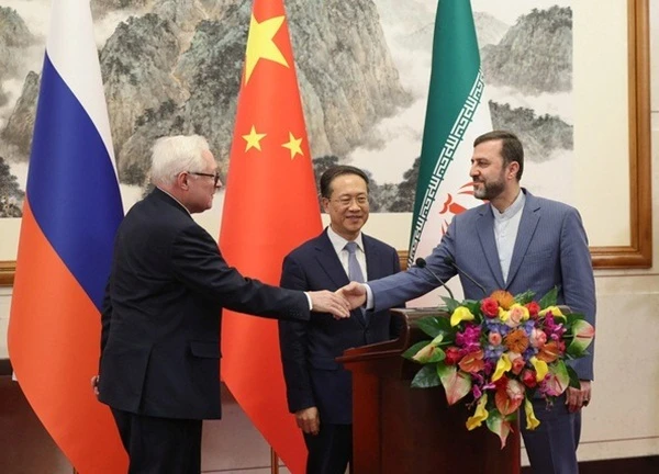 Nga - Trung Quốc đối thoại hạt nhân với Iran, phản đối sức ép từ Mỹ