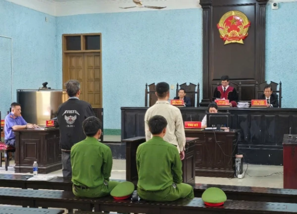 Tuyên án vụ thẩm phán nhận quà gắn mật thư "đồng ý 200, đưa tạm 70, ngoài Tết tính tiếp"